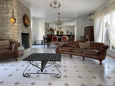 Maison - 250 m² - 5 pièces