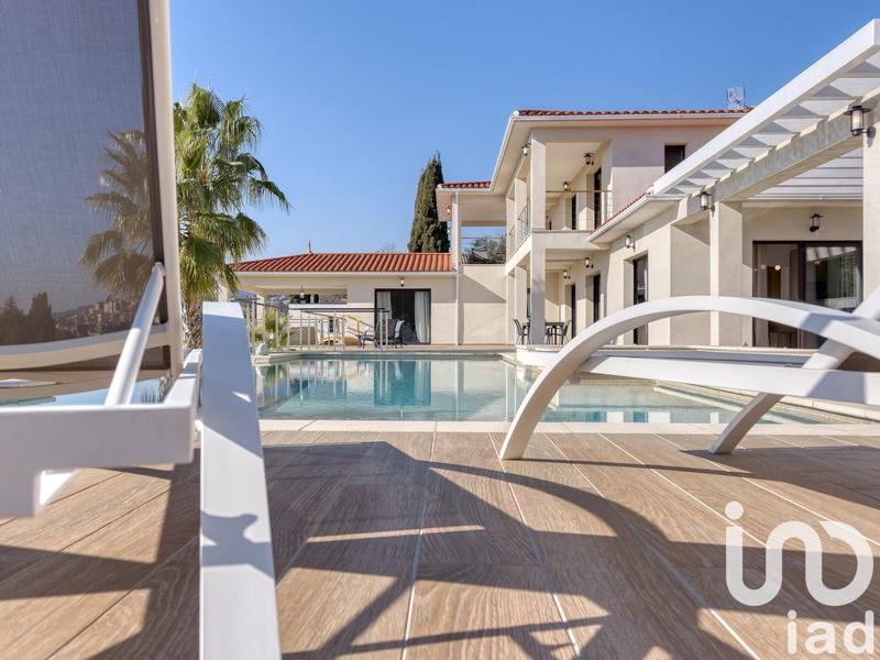 Maison de maîtres - 280 m² - 8 pièces