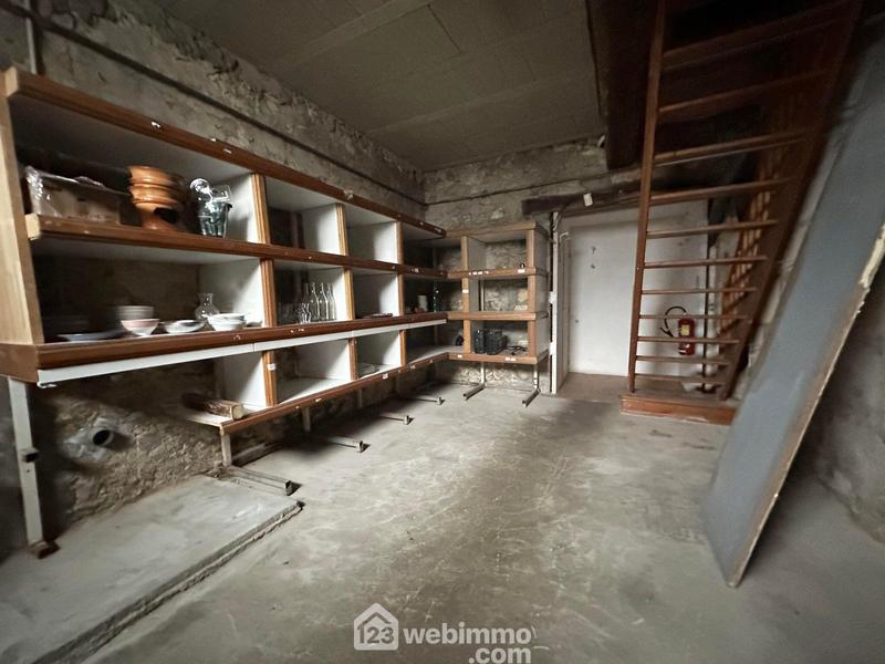 Maison - 205 m² - 7 pièces