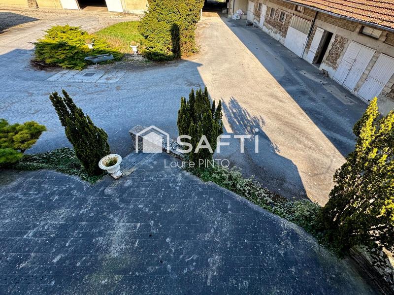 Maison - 219 m² - 7 pièces