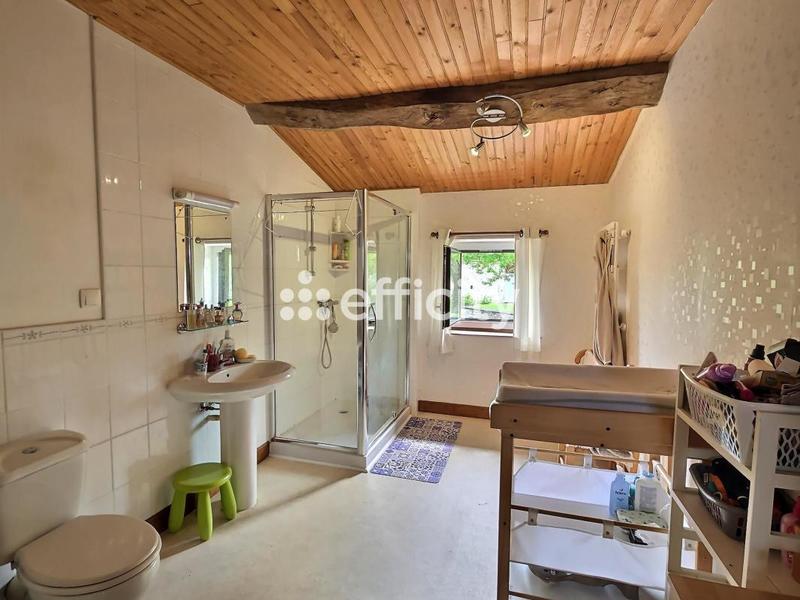 Maison - 237 m² - 8 pièces