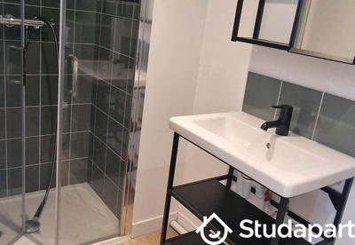 Chambre - 13 m² - 1 pièce