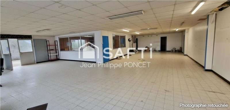 Local commercial - 217 m² - 4 pièces