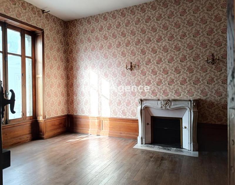 Maison - 210 m² - 7 pièces