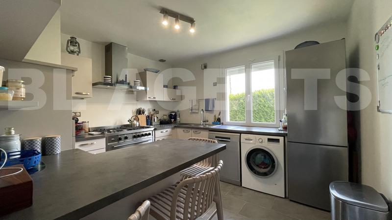 Maison - 144 m² - 8 pièces