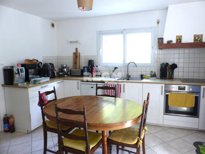Maison - 92 m² - 6 pièces