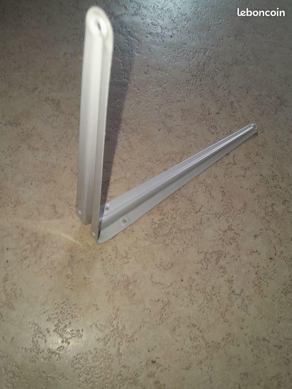 Lot 10 Equerres Murale