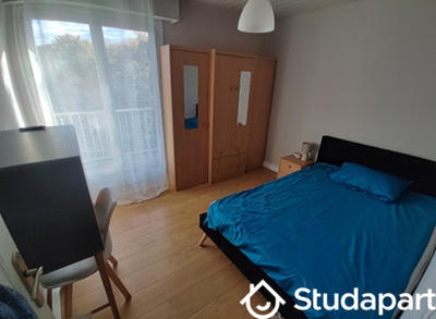 Chambre - 11 m² - 1 pièce