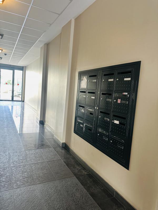 Loft - 90 m² - 3 pièces