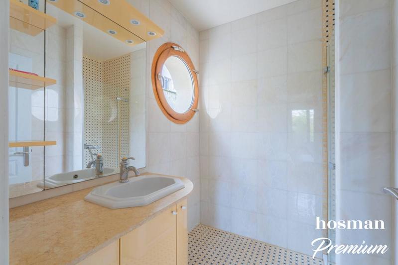 Maison - 178 m² - 7 pièces