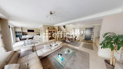 Maison - 235 m² - 6 pièces