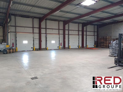 Entrepôt - 1 600 m²