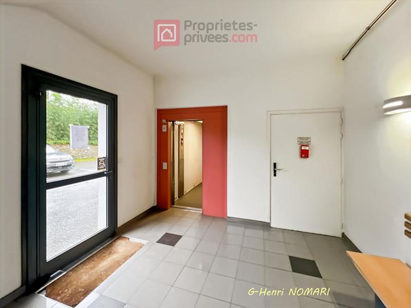 Parking / Garage - 230 m²