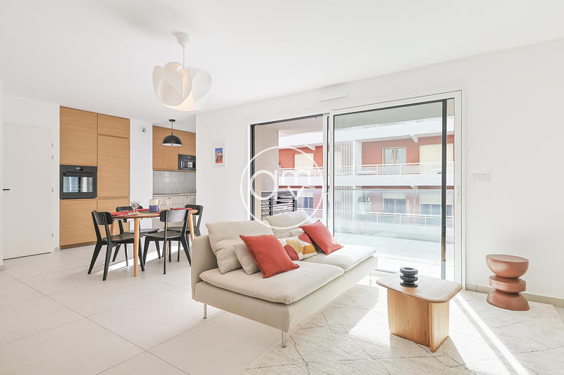 Appartement - 80 m² - 4 pièces