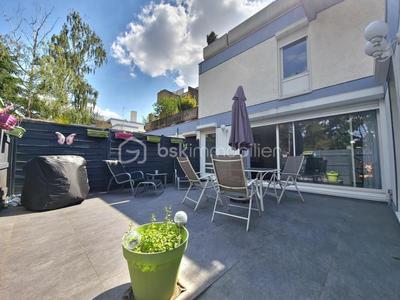 Appartement - 99 m² - 5 pièces