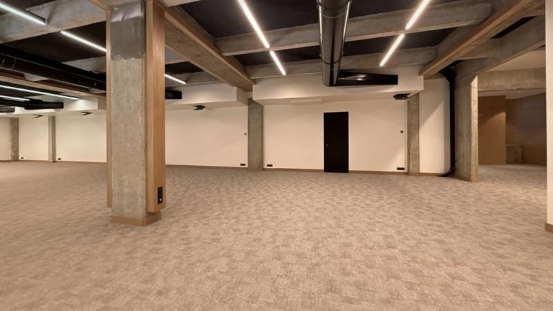 Local commercial - 711 m²