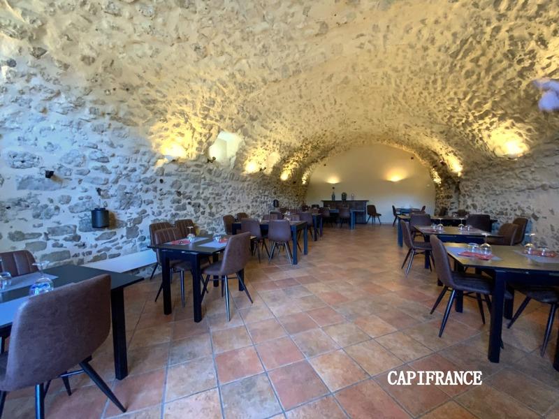 Propriété - 561 m² - 14 pièces