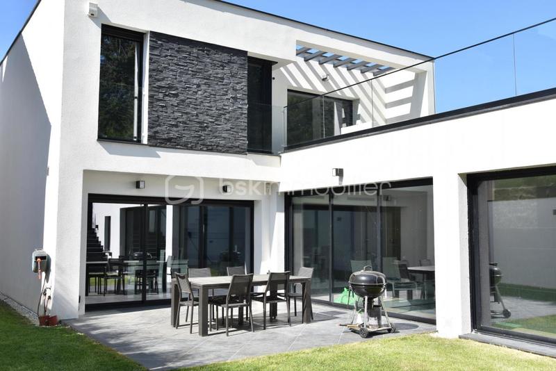 Maison d'architecte - 264 m² - 7 pièces