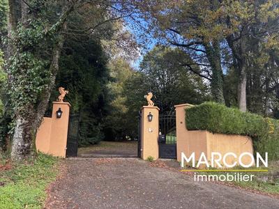 Propriété - 174 m² - 11 pièces