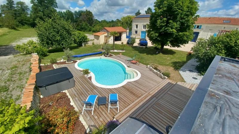 Maison - 457 m² - 11 pièces