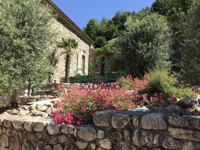 Mas - 265 m² - 10 pièces