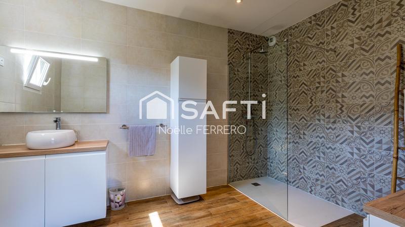 Maison - 210 m² - 6 pièces