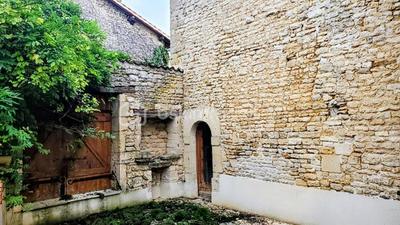 Maison en pierre - 177 m² - 6 pièces