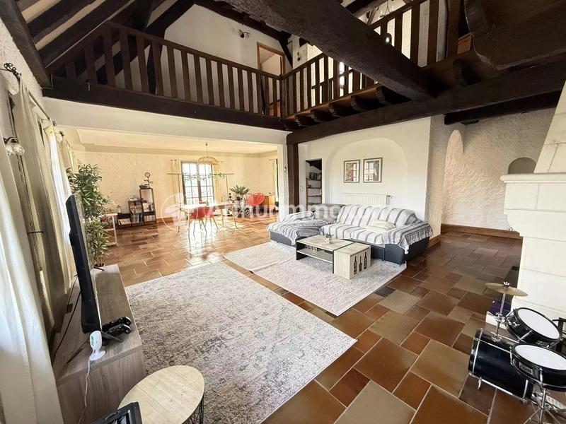 Maison - 264 m² - 9 pièces