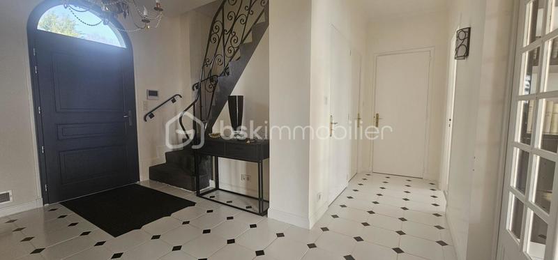 Villa - 205 m² - 7 pièces