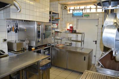 Local commercial - 250 m² - 8 pièces