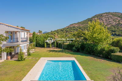 Demeure - 220 m² - 6 pièces