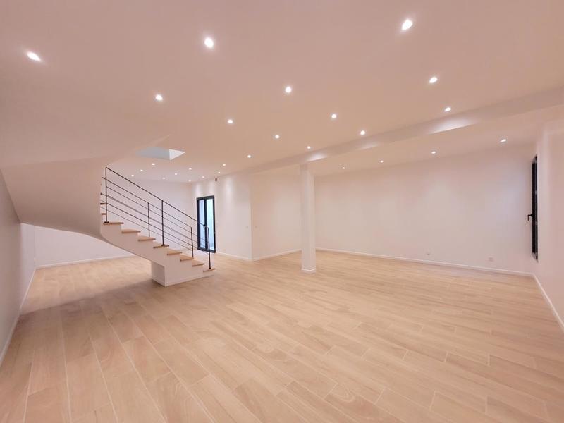 Villa - 207 m² - 6 pièces