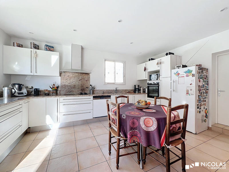 Maison - 228 m² - 8 pièces