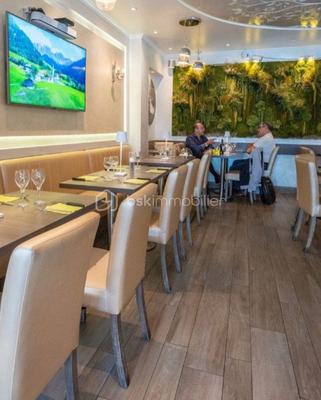 Local commercial - 97 m² - 2 pièces