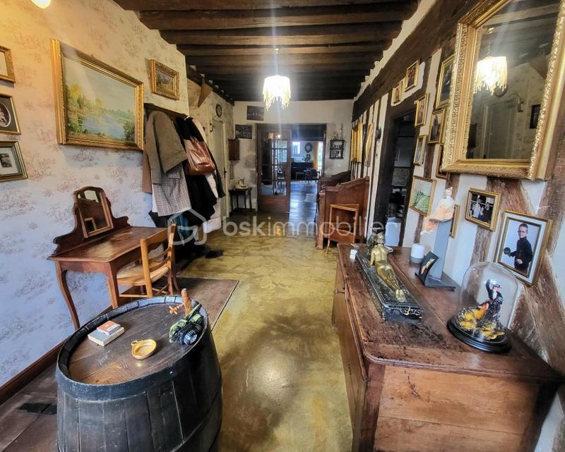 Demeure - 241 m² - 8 pièces