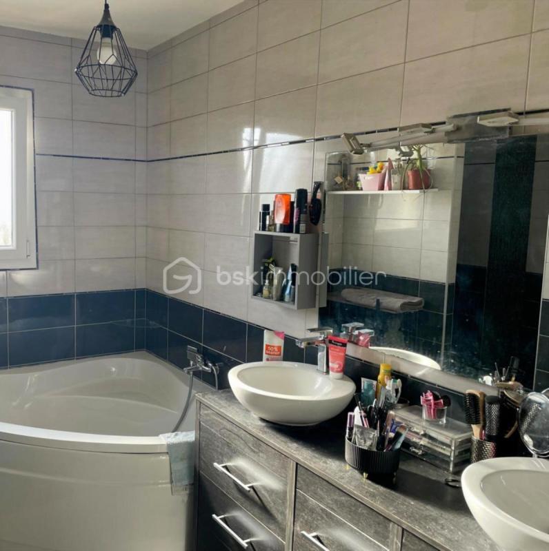 Maison traditionnelle - 106 m² - 5 pièces