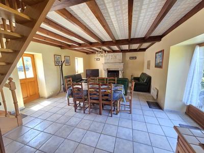 Corps de ferme - 211 m² - 12 pièces