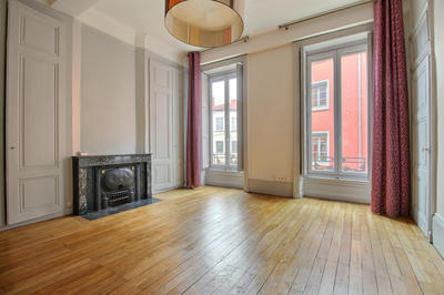 Appartement - 92 m² - 2 pièces