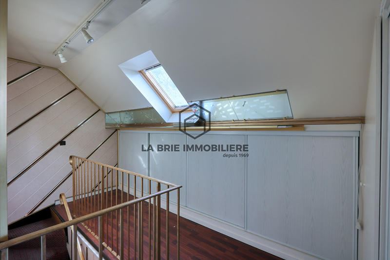 Maison - 170 m² - 7 pièces