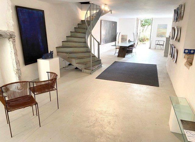 Maison traditionnelle - 300 m² - 8 pièces