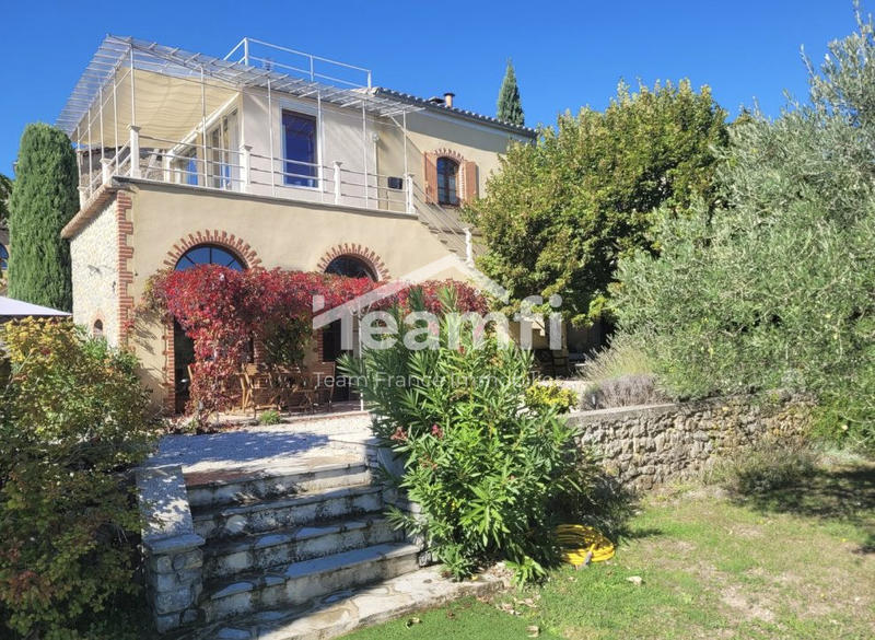 Mas - 215 m² - 12 pièces