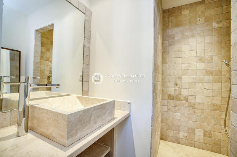 Villa - 400 m² - 12 pièces