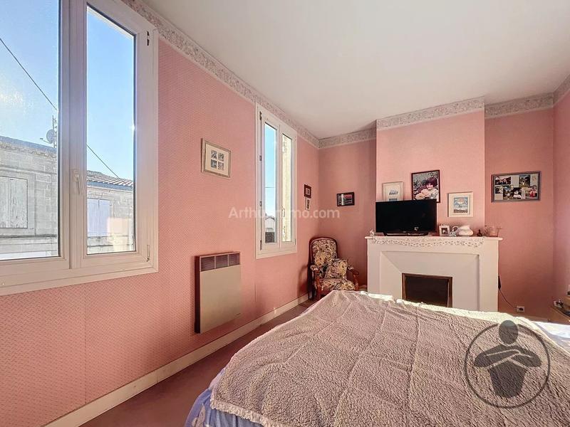 Maison - 252 m² - 9 pièces