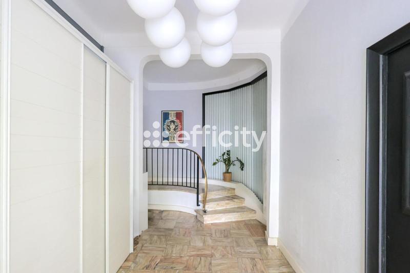 Appartement - 150 m² - 5 pièces