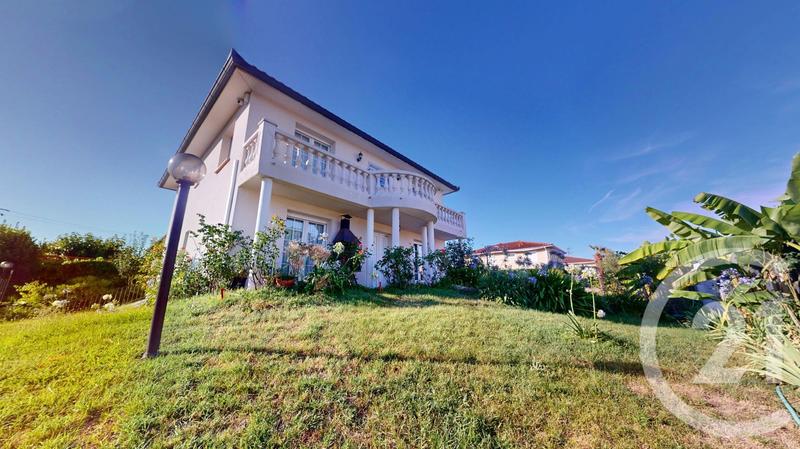 Maison - 138 m² - 6 pièces