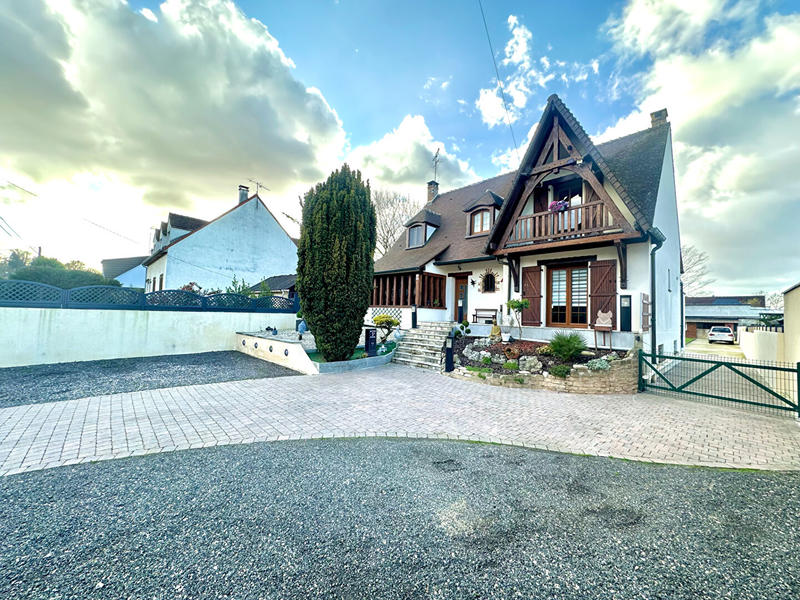 Maison - 180 m² - 9 pièces