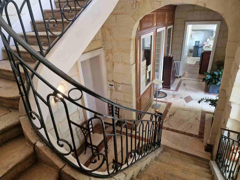 Maison - 354 m² - 10 pièces