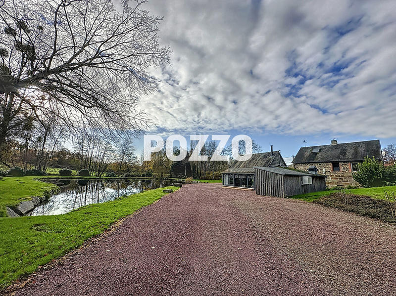 Maison - 268 m² - 9 pièces