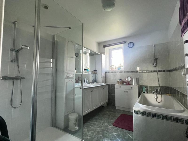 Maison - 174 m² - 6 pièces