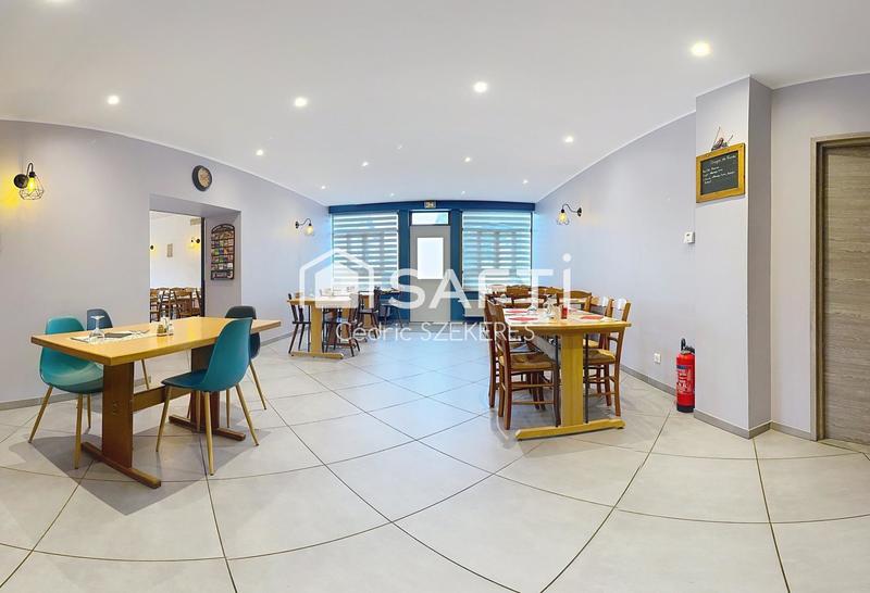 Local commercial - 240 m² - 9 pièces